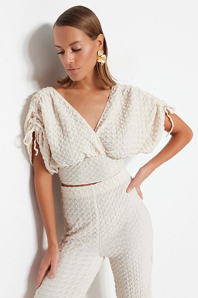 Trendyol Collection Ecru Crop Woven Gathered Blůza TBESS23BZ00024