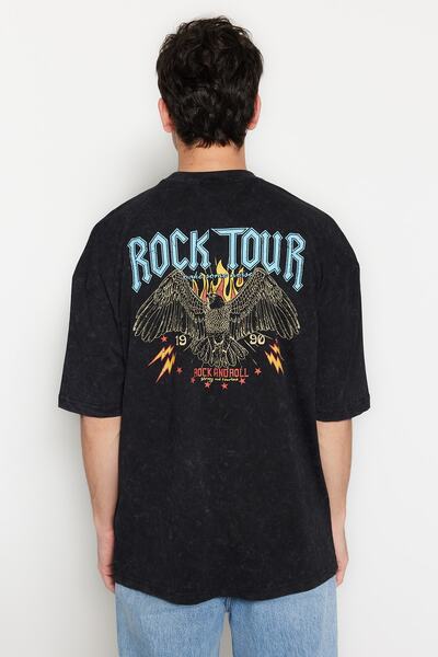 Trendyol Collection Czarny oversize/luźny krój, postarzany/wyblakły efekt, nadruk rockowy, 100% bawełna, koszulka TMNSS23TS00231