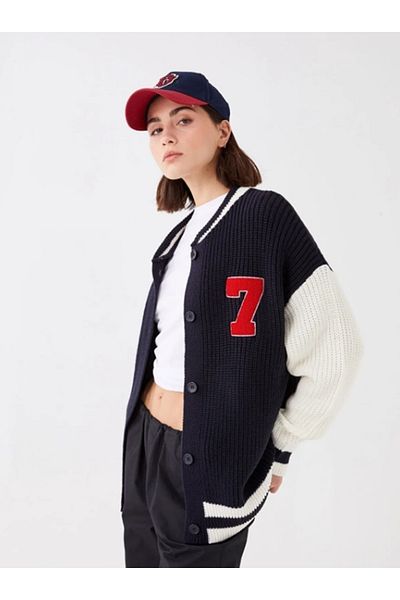 LC Waikiki Lässiger, bestickter Rundhals-Strickcardigan für Damen mit langen Ärmeln