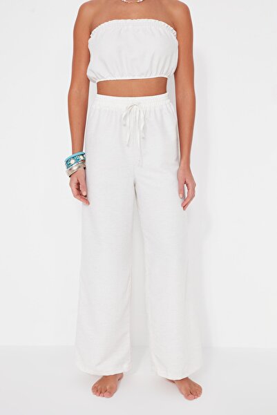Trendyol Collection Weißes Strand-Set – gewebte Bluse und Hose TBESS23AU00007