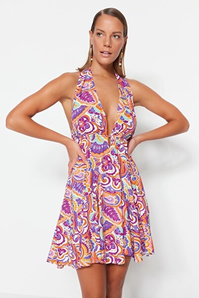 Trendyol Collection Absztrakt mintás mini szőtt hát nélküli strandruha TBESS23EL00061