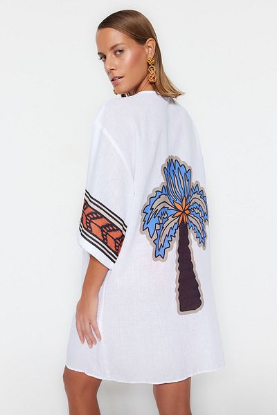 Trendyol Collection Gewebter Mini-Kimono und Kaftan mit Palmen-Print und Gürtel TBESS23KM00038