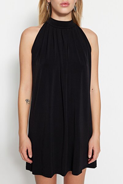 Trendyol Collection Mini stretch pletené šaty s černým ohlávkou TWOSS23EL00754