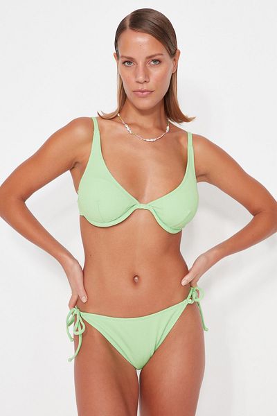 Trendyol Collection Πράσινη πετσέτα με κανονικό μπικίνι ποδιών TBESS23BA00280