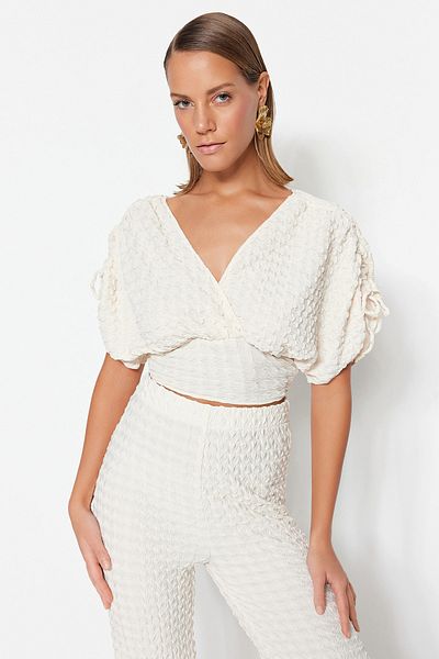 Trendyol Collection Ecru Crop Woven Gathered Blůza TBESS23BZ00024