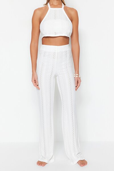 Trendyol Collection Ekrü kötött csipkeblúz és nadrág szett TBESS23AU00038