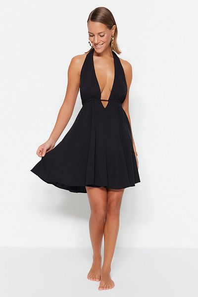 Trendyol Collection Schwarzes, gewebtes, rückenfreies Mini-Strandkleid TBESS23EL00061