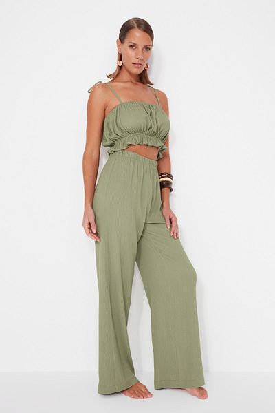 Trendyol Collection Zöld szőtt fodros blúz nadrág szett TBESS23AU00113
