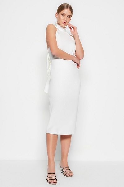 Trendyol Collection Ecru Tailliertes, gefüttertes, gewebtes Hochzeits-/Hochzeits-Elegantes Abendkleid TPRSS23EL00457