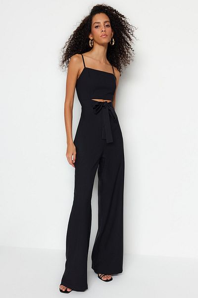 Trendyol Collection Detailní kombinéza s černým páskem Maxi Woven Window TWOSS23TU00126
