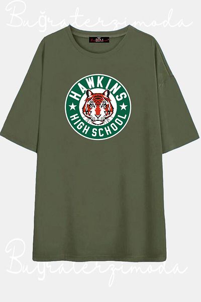 Buğraterzimoda Μπλουζάκι Hawkins High School με στάμπα με λαιμόκοψη Vintage χακί υπερμεγέθη