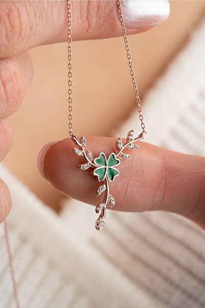 Nereze 925 Ayar Gümüş Daldaki Yeşil Mineli Yonca Kolye