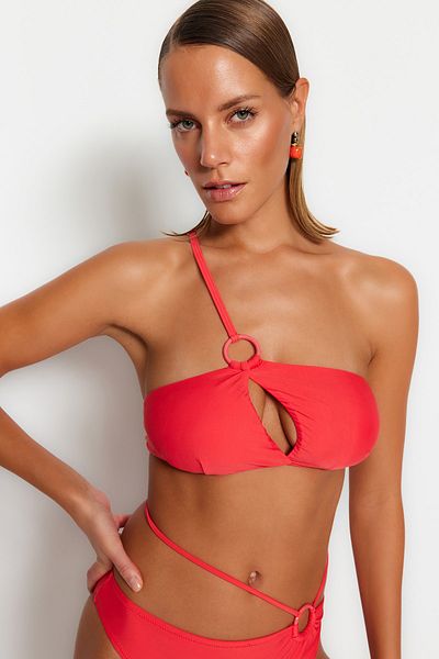 Trendyol Collection Piros vállból kivágott/ablak bikinifelső TBESS23BU00135