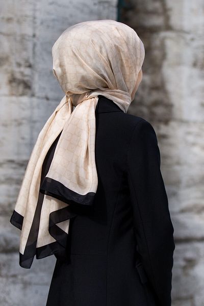 Vissona Γυναικεία Fresh Silk Shawl Cream - Μαύρη