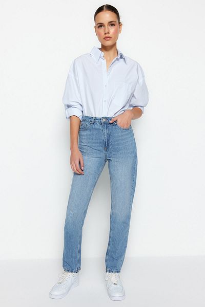 Trendyol Collection Blaue, gerade Jeans mit hoher Taille TWOSS22JE0653