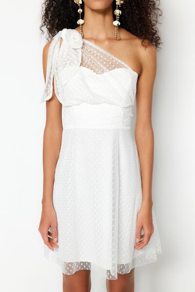 Trendyol Collection Λευκό κοντό βραδινό φόρεμα από τούλι A-Cut - Φόδρα, κοντό νυφικό/νυφικό TPRSS23EL00386