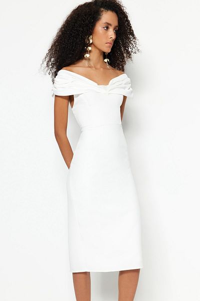 Trendyol Collection Ecru vypasované lemované tkané svatební/svatební elegantní večerní šaty TPRSS23EL00439