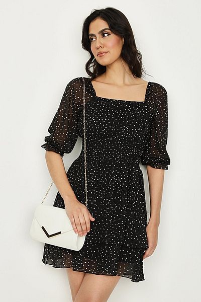 Select Moda Γυναικείο μαύρο πουά τετράγωνο γιακά Gipeli σιφόν φόρεμα