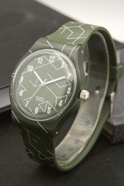 Newera Watch ساعة يد نسائية بسوار سيليكون Ks350046