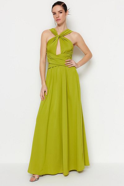 Trendyol Collection Hellgrünes langes Abendkleid – A-Schnitt, Cut-Out-Detail und Futter TPRSS23AE00010