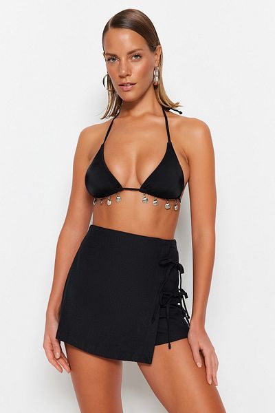 Trendyol Collection Černé tkané vázané kraťasy sukně TBESS23SR00042