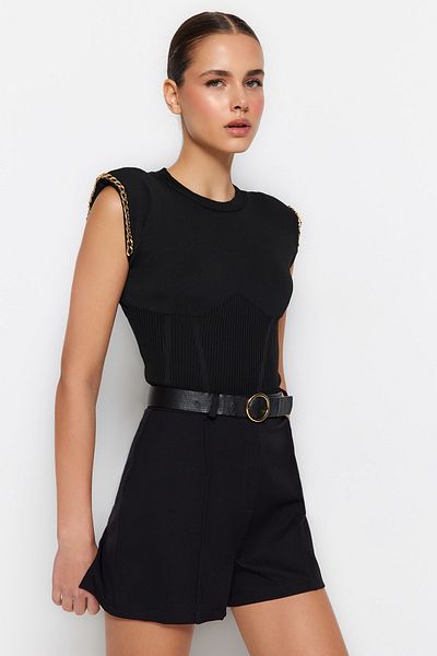 Trendyol Collection Λεπτή μπλούζα με μαύρη μεταλλική αλυσίδα TWOSS23BZ00621