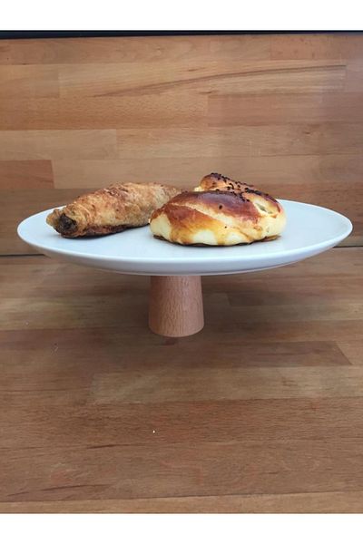 İkram Dünyası White 28 Cm Serving Plate with Wooden Round Legs 6 Cm Height