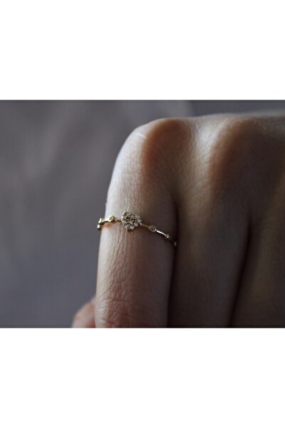 Güler Kuyumculuk Kadın Altın Minimal Kalpli Taşlı Yüzük