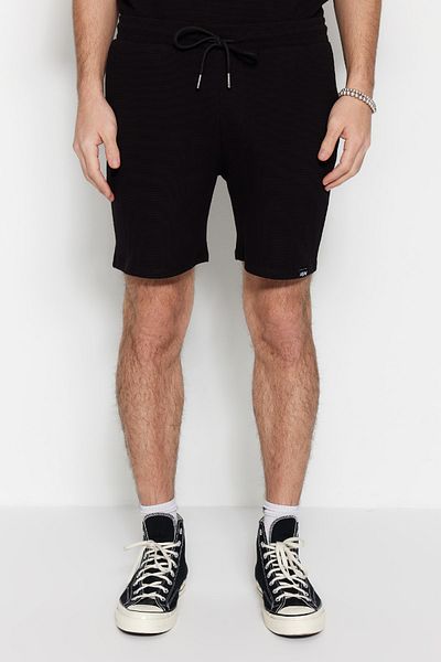 Trendyol Collection Prémiové černé šortky s texturou a bermudy – 100% bavlna TMNSS23SR00032