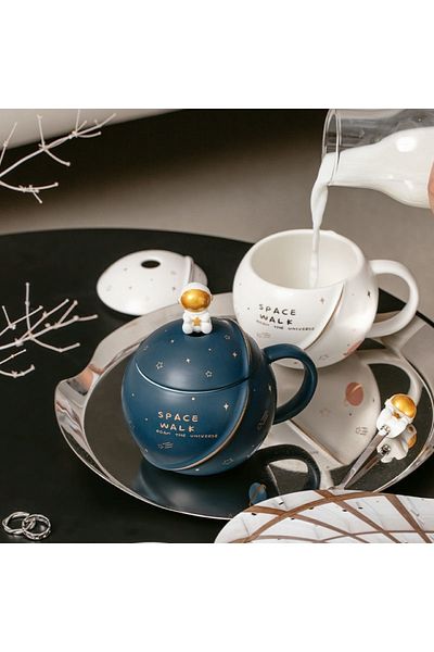 keyfimshop Astronaut Themed Mug with Lid