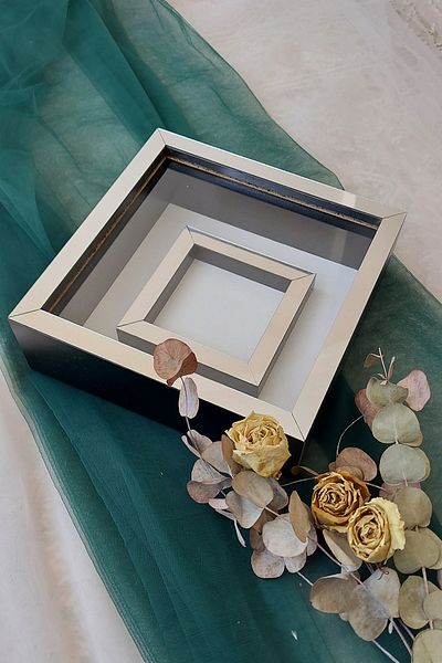 Verda Çerçeve 25x25 cm Rama de memorie Verda acoperita cu jumatate de argint negru cu sectiune foto - Rama de memorie cu adâncime de 6 cm