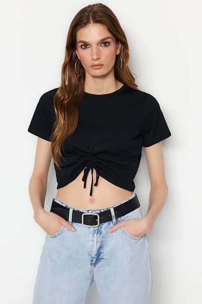 Trendyol Collection Чорна футболка з горловиною TWOSS22TS1032 з бавовни Basic Crop з базовим вирізом TWOSS22TS1032