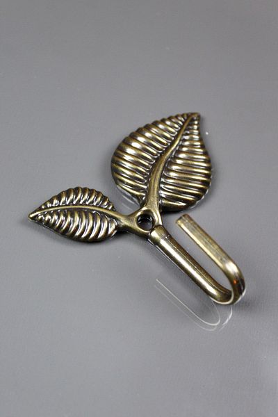 Dizaynhouse Yellow Metal Hanger - Luxury Leaf Design Antique