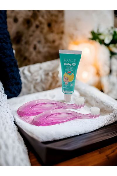 R.O.C.S. Rocs Baby 0-3 Years Old Toothbrush 2 Pieces Pink - Trial Size Banana Puree Baby Paste 25 Gr Gift