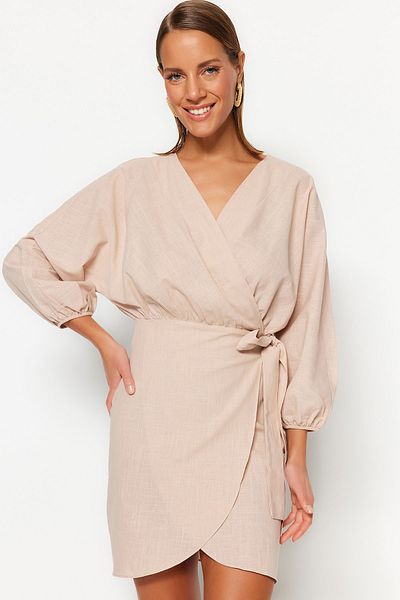 Trendyol Collection Béžové mini tkané dvouřadé plážové šaty ze 100% bavlny TBESS23EL00176