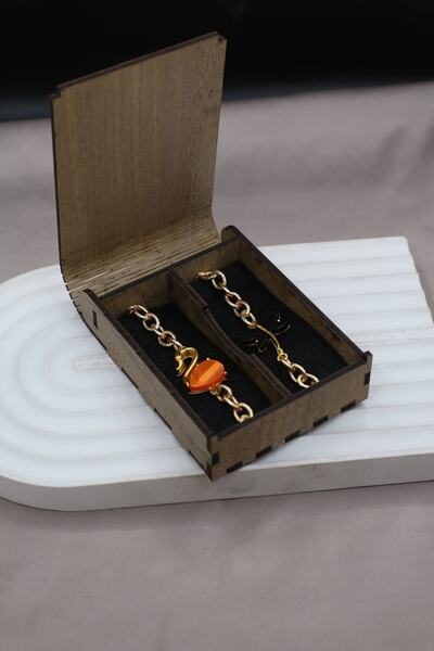 Dukkanka Set of 2 Swan and Dragonfly Design Twist Chain Gold Color Bracelets with Wooden Gift Box