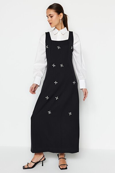 Trendyol Modest Μαύρα κοσμήματα με λεπτομέρεια κέντημα με τετράγωνο γιακά Υφαντό Gilet Φόρεμα TCTSS23EB00157