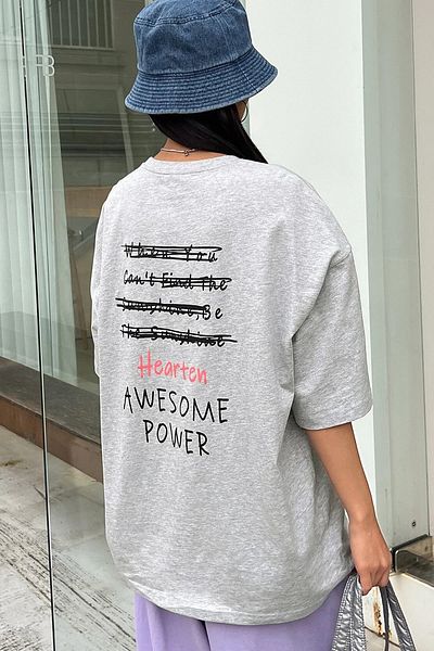 MODAGEN Unisex triko s úžasným šedým oversize zadním potiskem