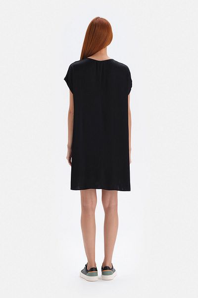 Dagi Schwarzes Kleid aus Viskose mit Satinoberfläche