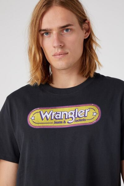 WRANGLER تي شيرت ذو قصة عادية مصنوع من القطن بنسبة 100% وياقة دائرية
