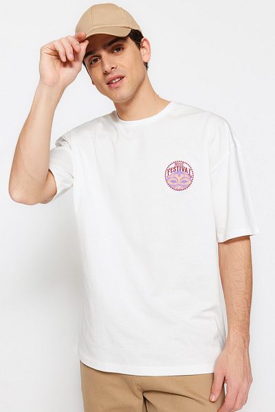 Trendyol Collection Unisex Ecru Oversize Ethnic T-shirt - Nadruk z tyłu, 100% bawełna, TMNSS23TS00212
