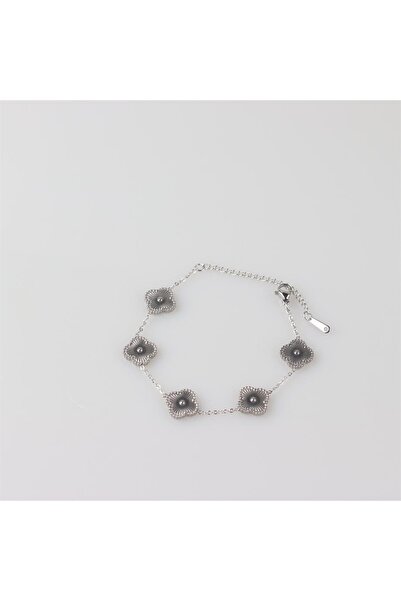 Entrendi Cansus سوار فان كليف البرسيم