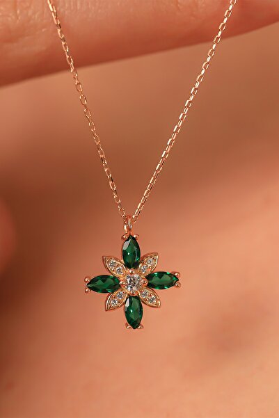 byess 925 Ayar Gümüş Zümrüt Rengi Umut Çiçeği Kolye