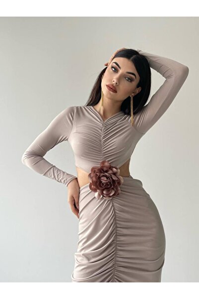 Afiş Butik Φόρεμα με λεπτομέρεια λουλουδιών στη μέση με ντραπέ στυλ με βιζόν