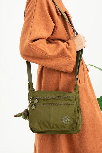 Lifonbag Khaki Women's Clinker Waterproof 9 Compartment Messenger Bag