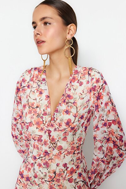 Trendyol Collection Dlouhé večerní šaty s květinovým potiskem ve střihu do A - TPRSS23AE00121