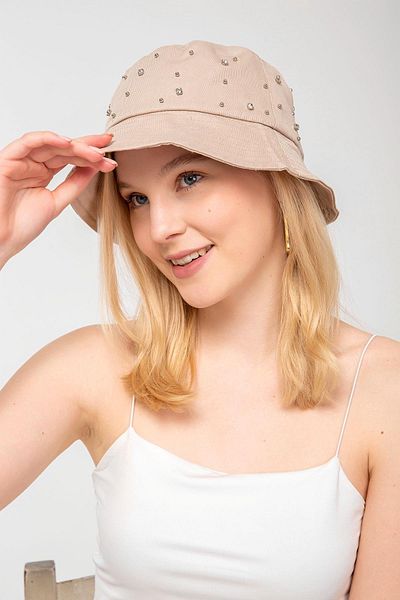 Saria Moda Beige Bucket Hat with Stones on it