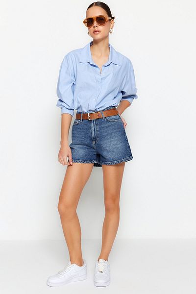 Trendyol Collection Dunkelblaue Denim-Shorts mit hoher Taille TWOSS23SR00199