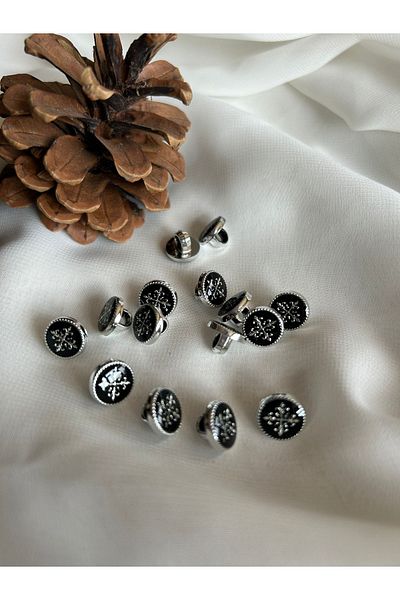 Bukle İplik 16 Length 1.02 cm Round Ethnic Detailed Metallized Covered Bottom Leg Black Silver Button (100 Pieces)