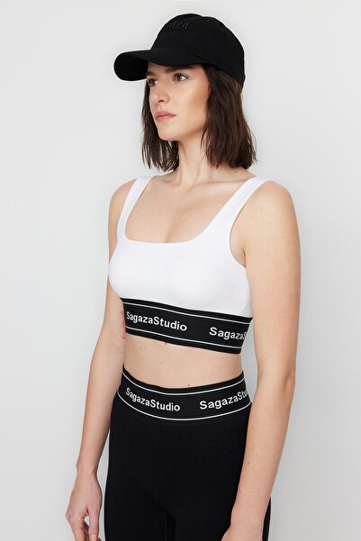 Trendyol Collection X Sagaza Studio Weißer Supportive Recovery Sport-BH mit eckigem Kragen TCLSS23SS00002